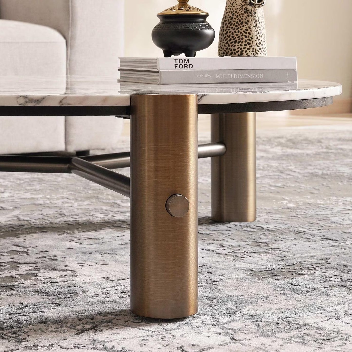 طاولة قهوة من الرخام باللون الأبيض الذهبي