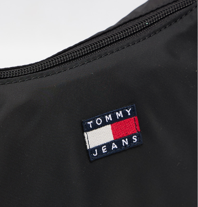 Tommy Hilfiger Essential Daily Shoulder Bag