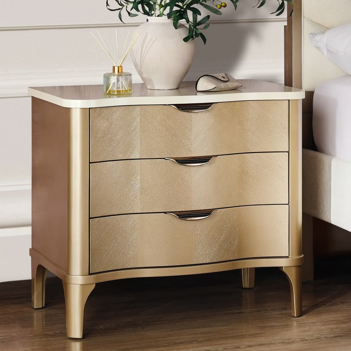 طقم غرفة نوم كلاسيكي من 5 قطع 180x200 سم - شامبانيا 