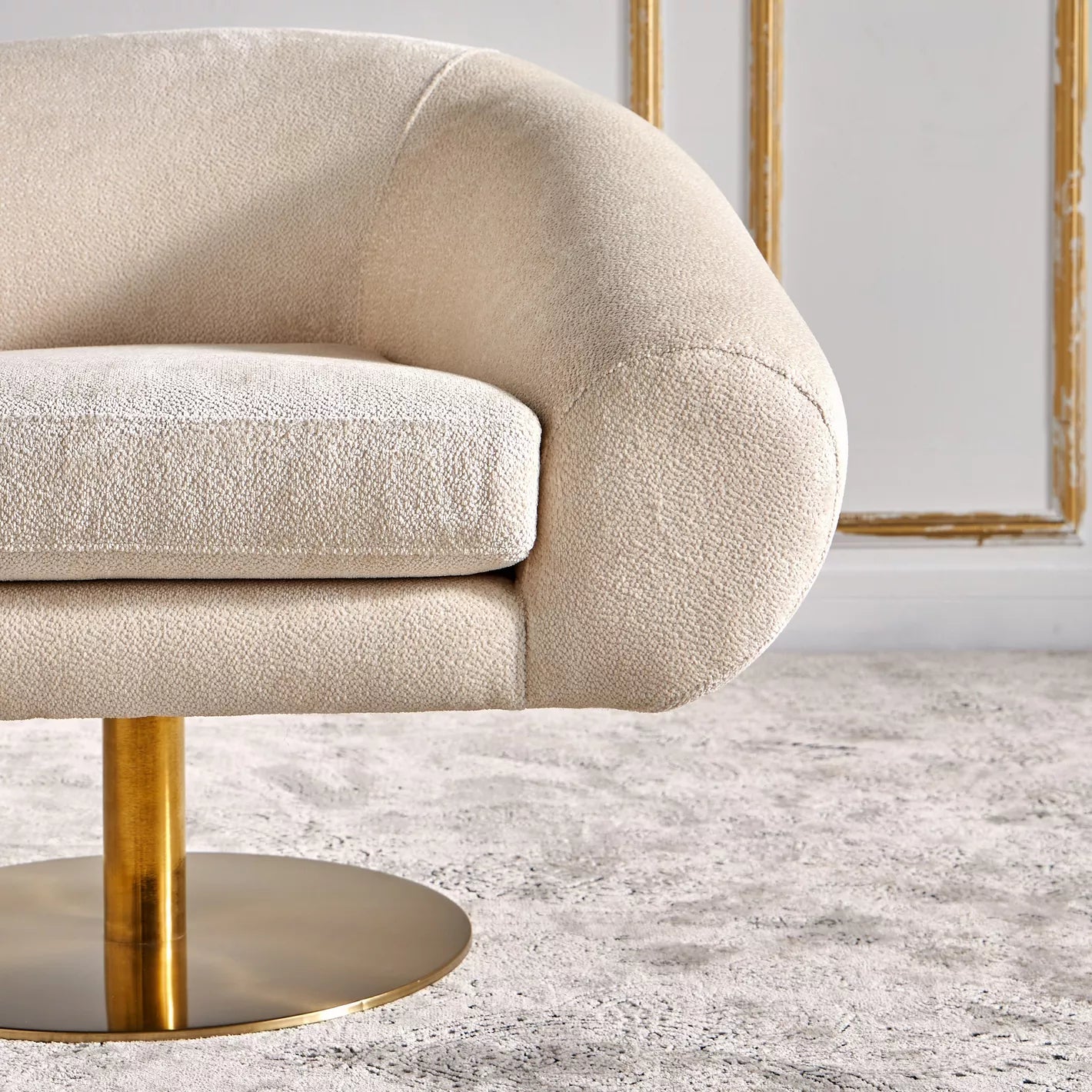 كرسي فارس الدوار