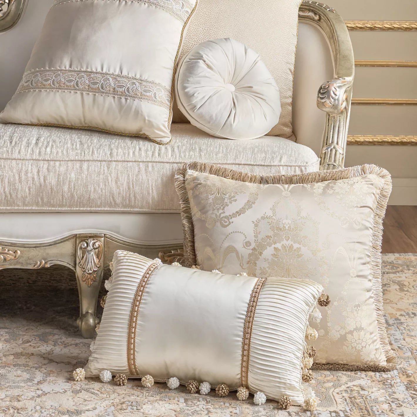 أريكة مخملية كلاسيكية بأربعة مقاعد