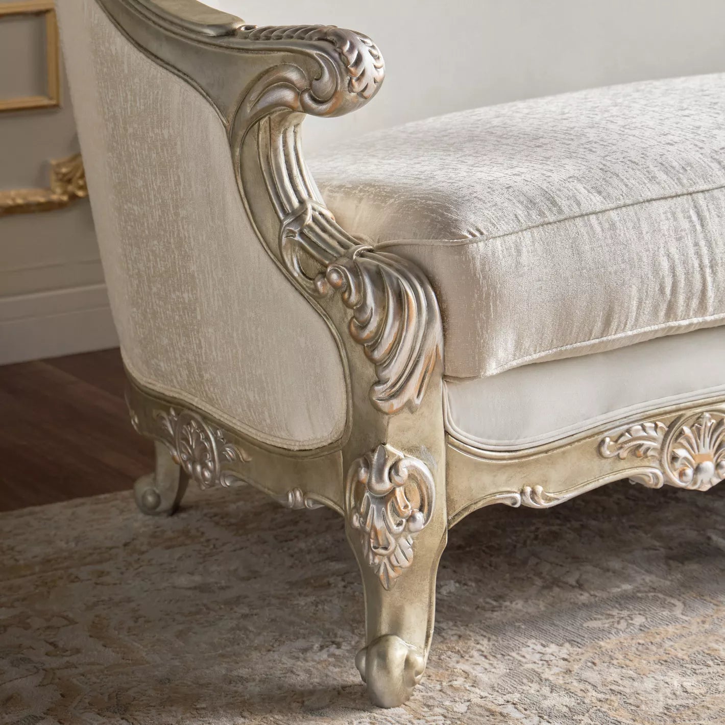 أريكة مخملية كلاسيكية بأربعة مقاعد