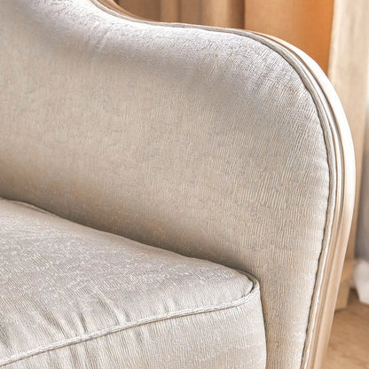 أريكة كلاسيكية من القماش بثلاثة مقاعد