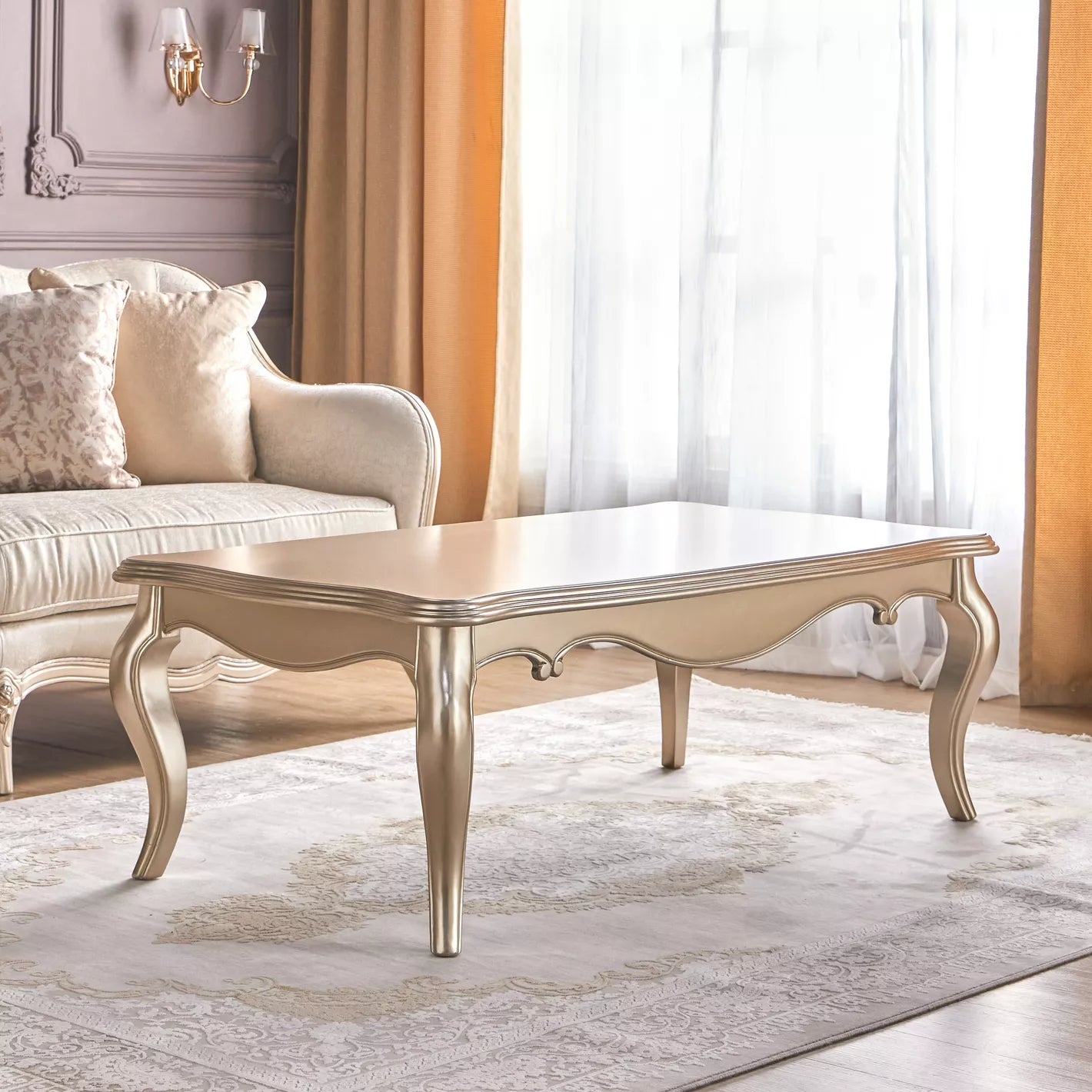 طاولة قهوة كلاسيكية