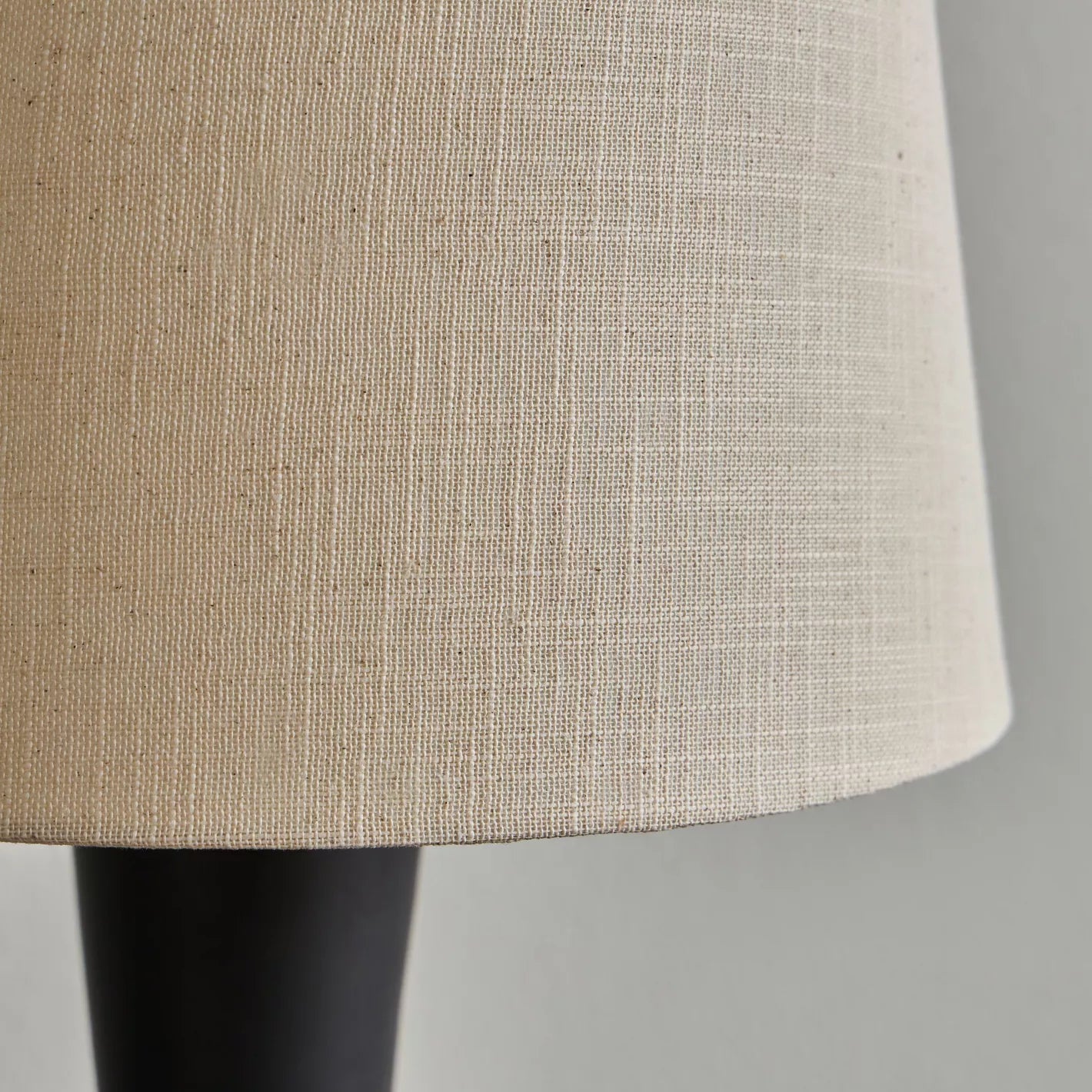 مصباح طاولة سيراميك نيثي - 50 سم