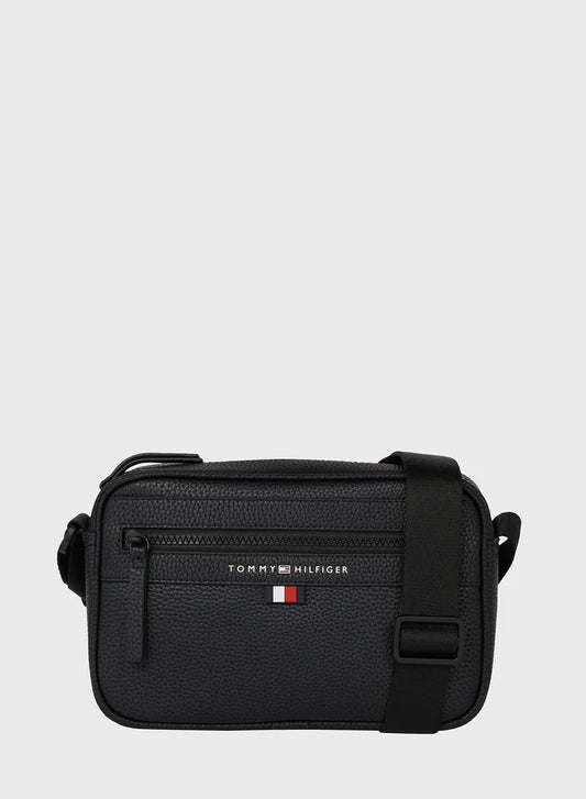 حقيبة غسيل بشعار تومي هيلفيغر 