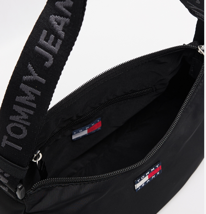 Tommy Hilfiger  Essential Daily Shoulder Bag