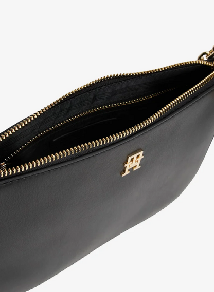 TOMMY HILFIGER Chain Strap Convertible Shoulder Bag