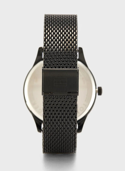 ساعة تومي هيلفيغر كرونوغراف بسوار معدني 